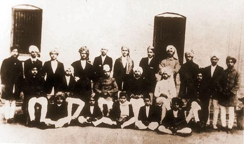 A group photograph of teachers and students of the National College, Lahore, in the early 1920s, with Bhagat Singh standing fourth from the right
