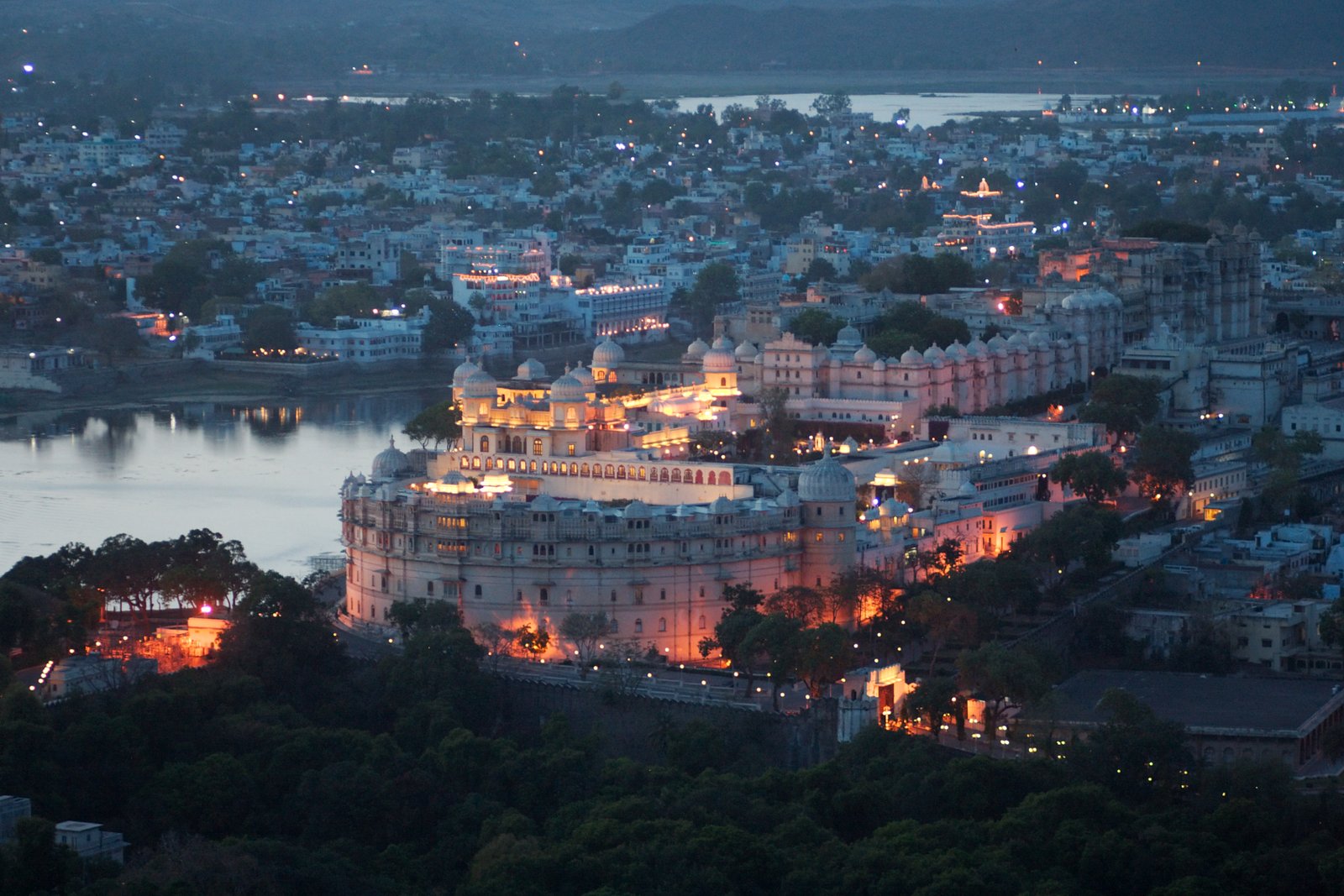 Udaipur (City of Lakes)