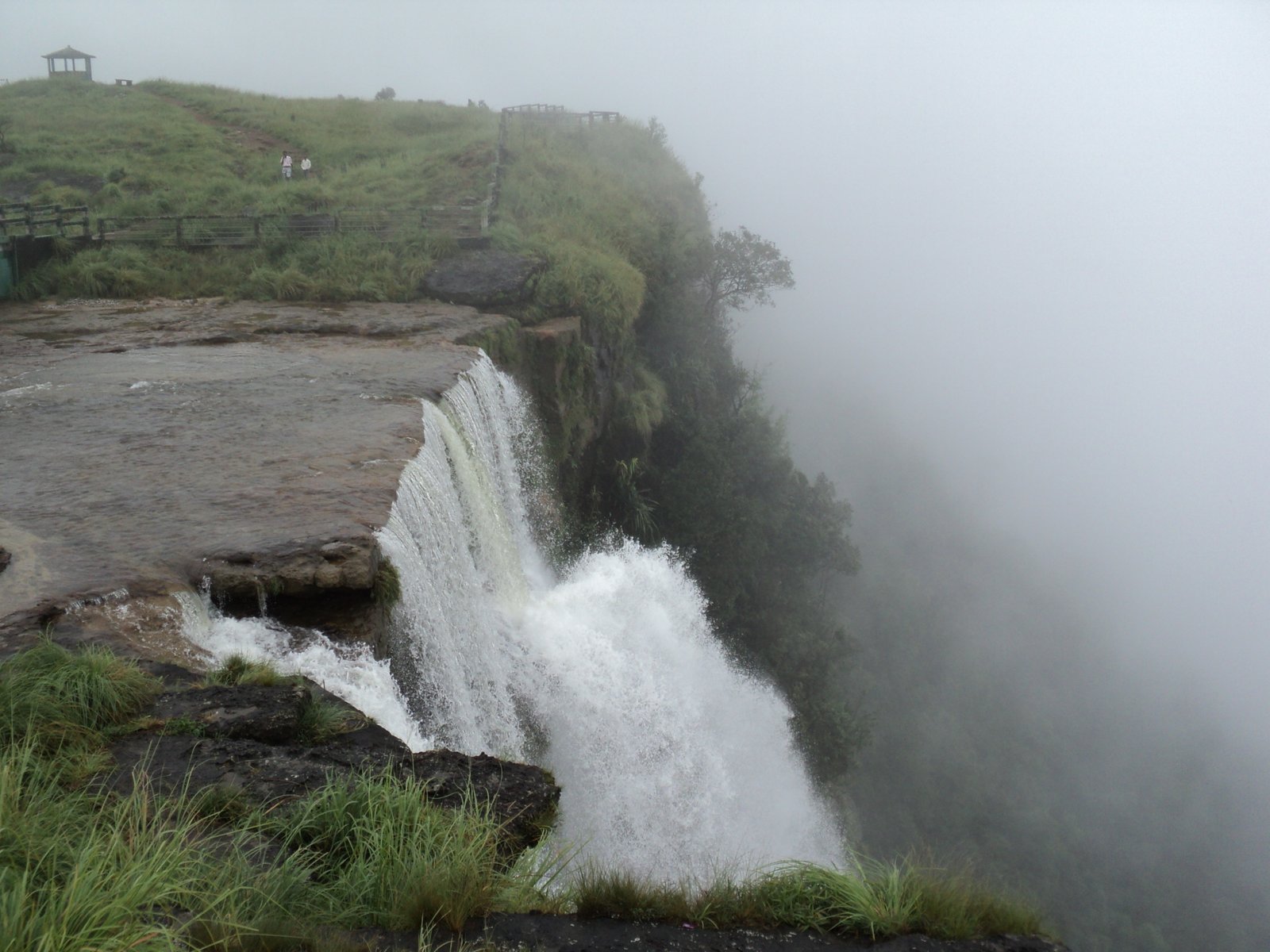 Nohsngithiang Falls (Seven Sisters)